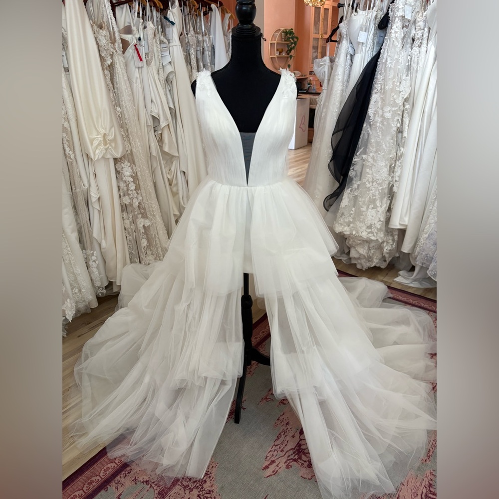 London- Evelyn Bridal